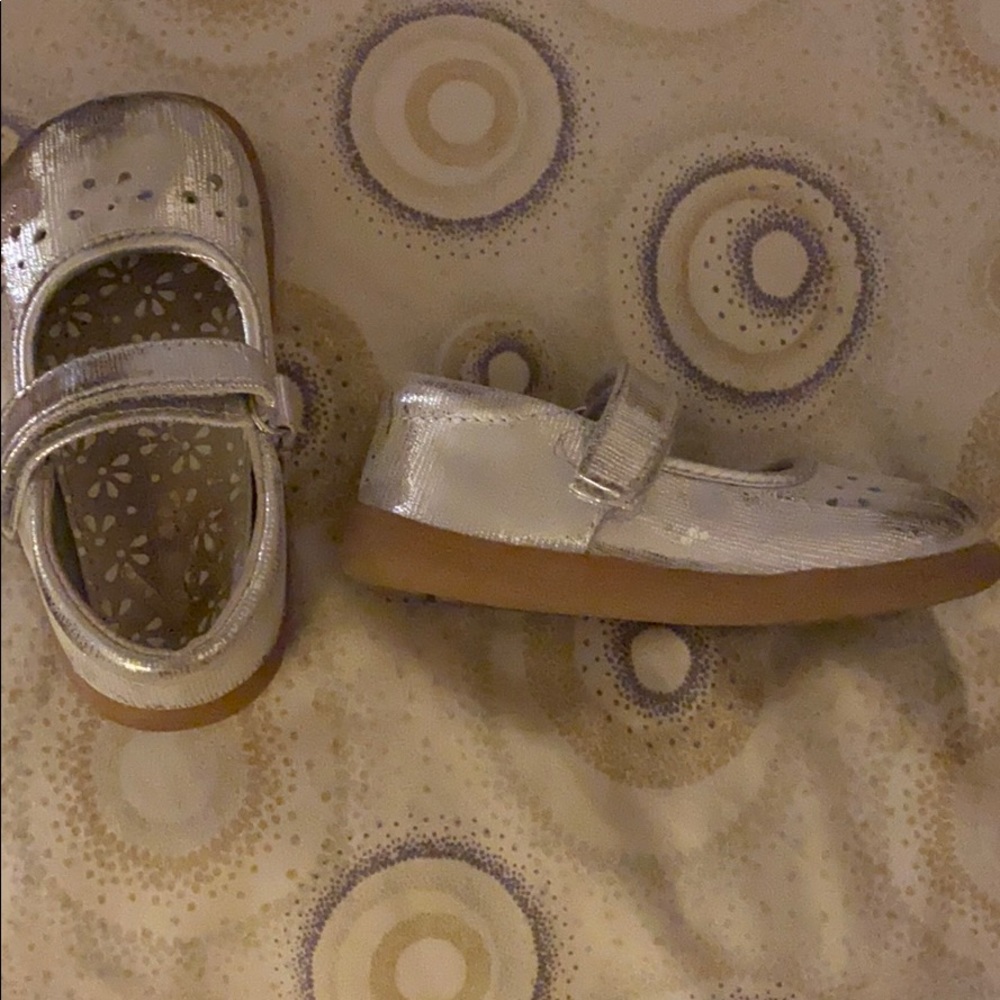 Young toddler dress/formal shoes
